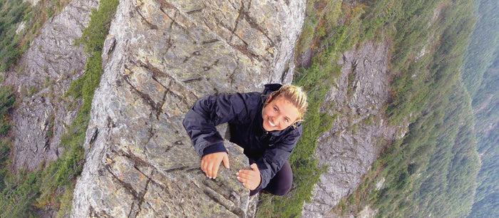 What it's like Sleeping in a Tent Dangling from a Cliff